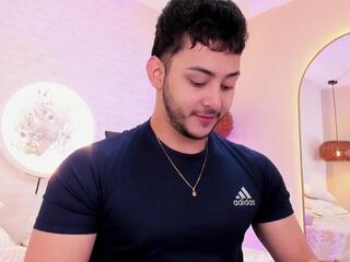 Dylan Crown webcam model stream image