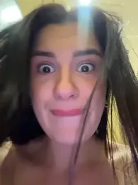 MiraReach webcam model stream image