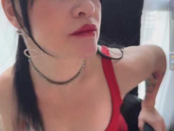 Travel-couple webcam model stream image