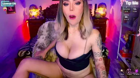_QueenGoddess_ webcam model stream image