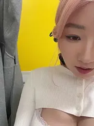 winter11 webcam stripchat model stream image