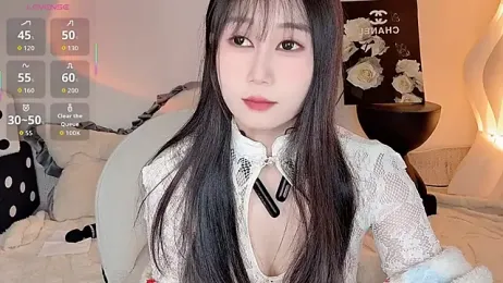 BoxedGyre- webcam stripchat model stream image