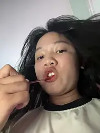 Leeeeiu webcam stripchat model stream image