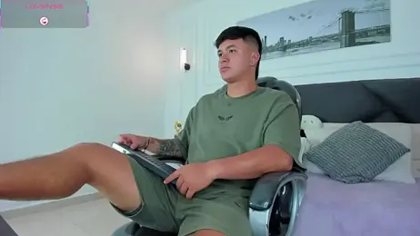 Cristopher_strong webcam model stream image