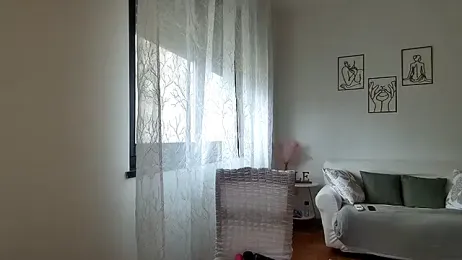 Daleliana webcam model stream image