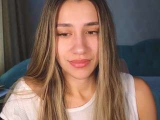 aura-18 webcam model stream image