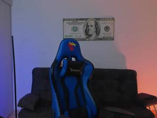 Mathew Evanz webcam model stream image