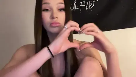 ur_molly webcam model stream image