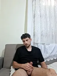 Yasinyasin7 webcam model stream image