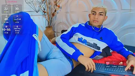 ItsZairen webcam model stream image