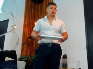 Roman Croft webcam flirt4free model stream image