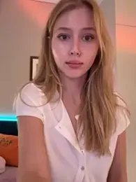 LunaRase webcam stripchat model stream image