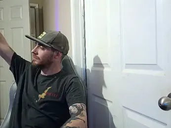 Huntzg23 webcam model stream image