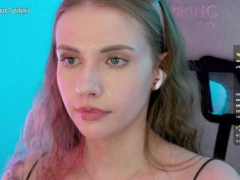 VikkiExtraCheese webcam model stream image
