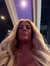 blondiluvsanal webcam model stream image