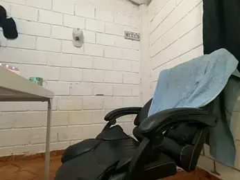 Max_TheHorseDick webcam model stream image