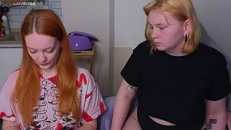 Radiants_two webcam stripchat model stream image