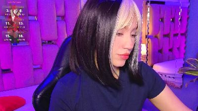 ZharaLux webcam cam4 model stream image