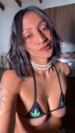 AnyLeon webcam model stream image