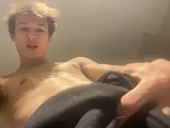 yourwhiteboy1 webcam model stream image
