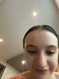 MiaTee webcam stripchat model stream image