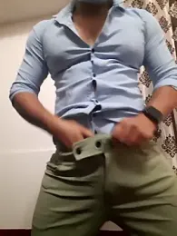 Guyinformal webcam model stream image