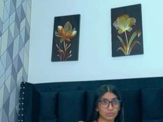 littlee-emily webcam model stream image