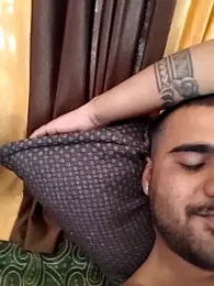 Yourguys21 webcam model stream image