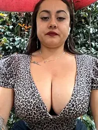 Oryk___ webcam model stream image