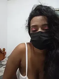 Black_bee8 webcam model stream image