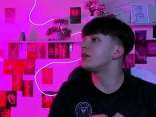 travis-wolf webcam model stream image