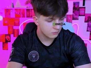 travis-wolf webcam model stream image