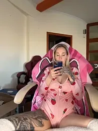 StellaCinderella webcam model stream image