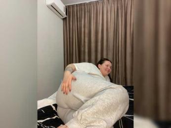 Divine-1 webcam model stream image