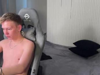 sky_hunter webcam model stream image