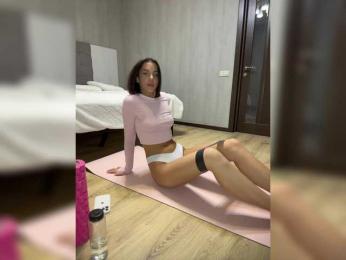 BabyDarii webcam bongacams model stream image