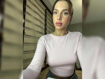 BabyDarii webcam bongacams model stream image