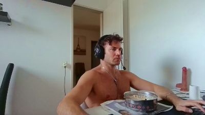 ALPHA_HUNK webcam model stream image