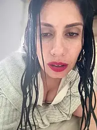 Alysson-- webcam stripchat model stream image