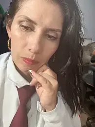 Alysson-- webcam model stream image