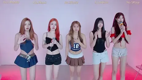 G-Velvet webcam model stream image