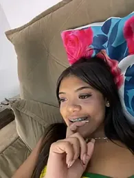 Robinzitah webcam model stream image