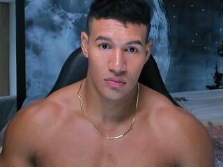 Cris Cruz webcam model stream image