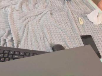 AliseWolker webcam model stream image