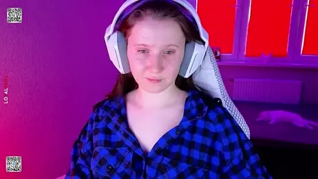 mon_lola webcam model stream image