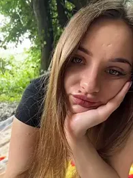 Night_dreams webcam model stream image