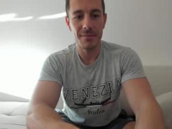 roberto4ever webcam chaturbate model stream image