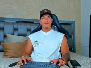 Max Mayers webcam flirt4free model stream image