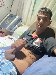 Gzinho69ik webcam model stream image