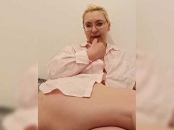 Vika211 webcam bongacams model stream image